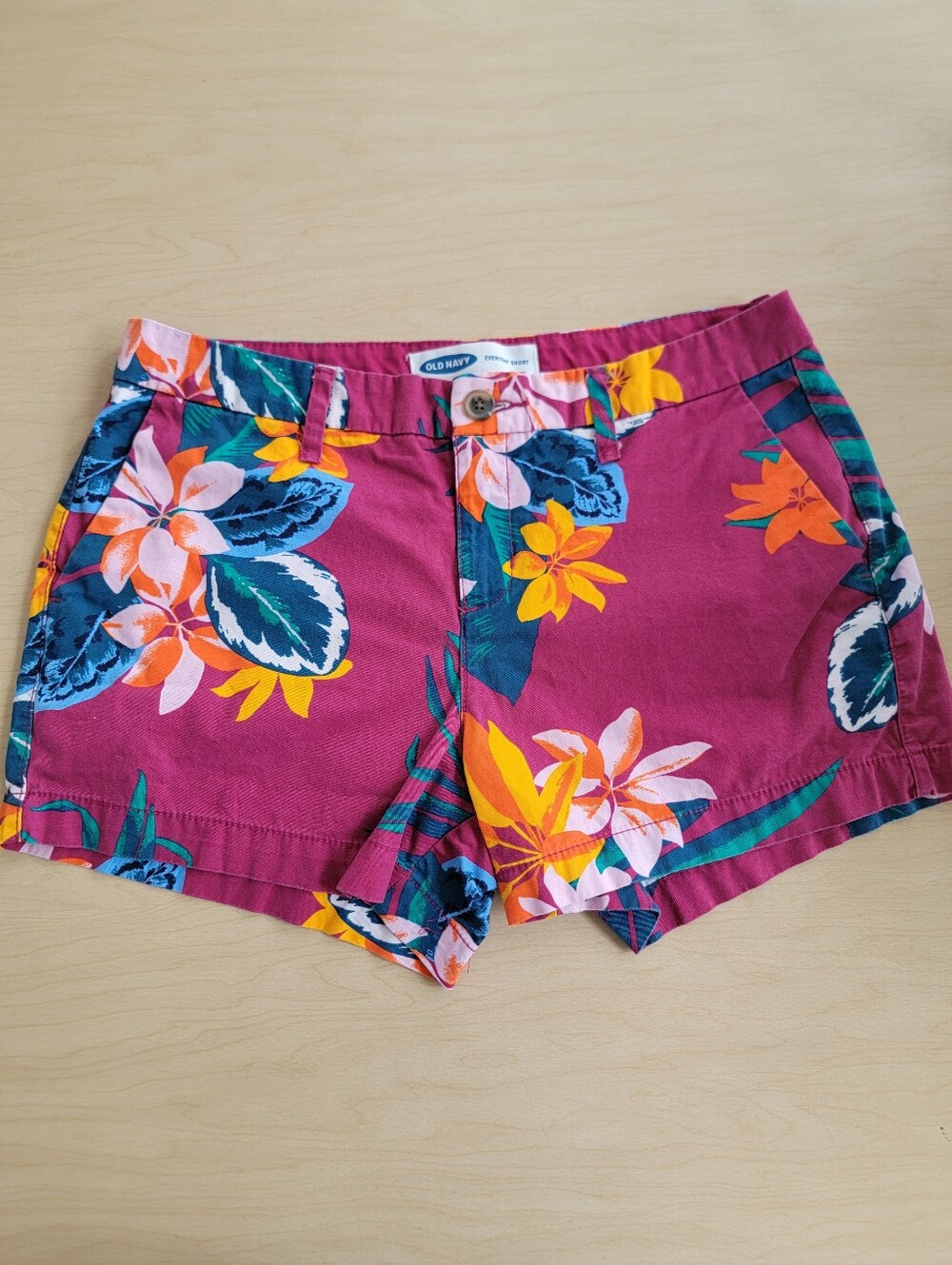 Old Navy Magenta Floral Hawaiian Everyday Short Size 4